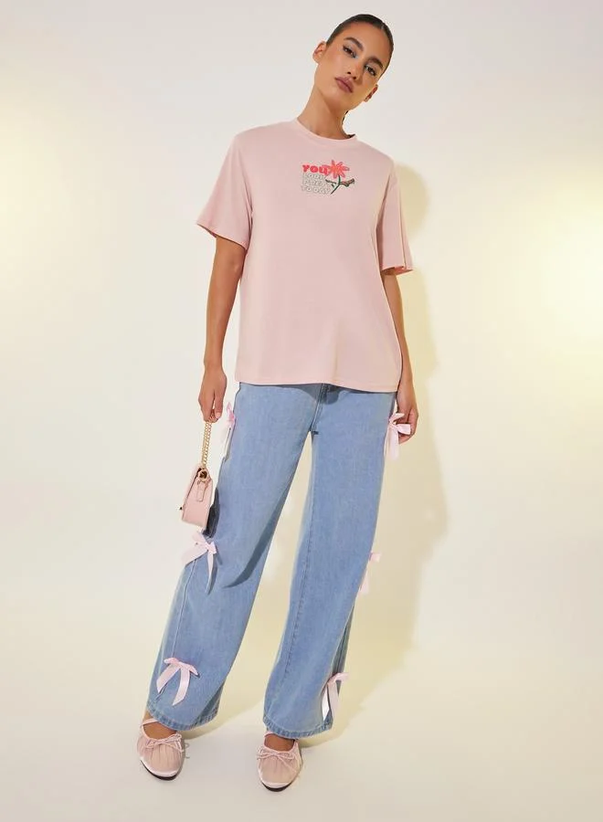 تايك تو تي شيرت جرافيك بطبعة مستديرة